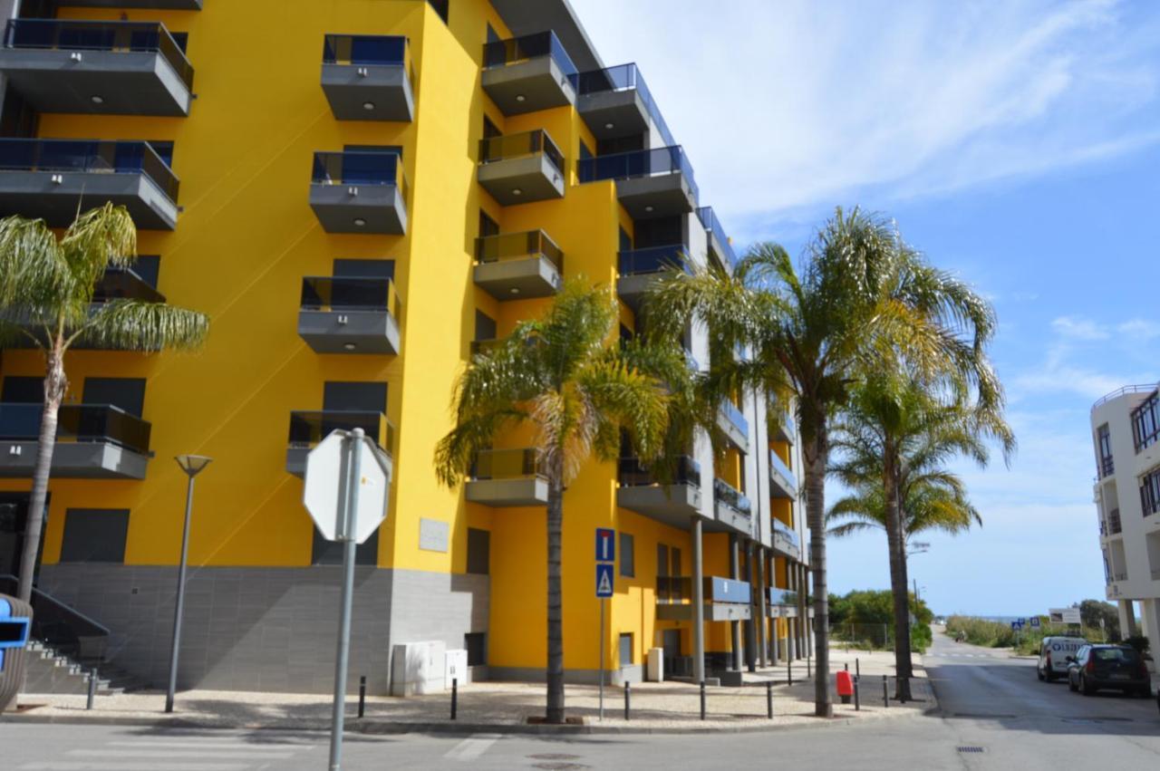 Apartamento Frente Ao Mar Com Piscina De Agua Salgada クアルテイラ エクステリア 写真