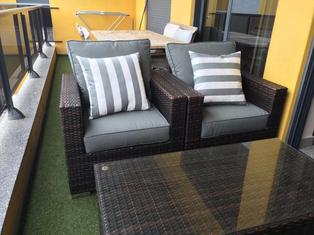 Apartamento Frente Ao Mar Com Piscina De Agua Salgada クアルテイラ エクステリア 写真