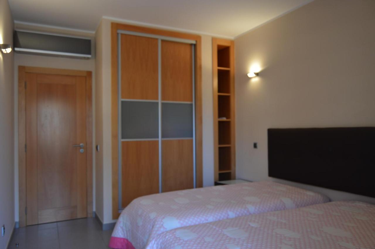 Apartamento Frente Ao Mar Com Piscina De Agua Salgada クアルテイラ エクステリア 写真